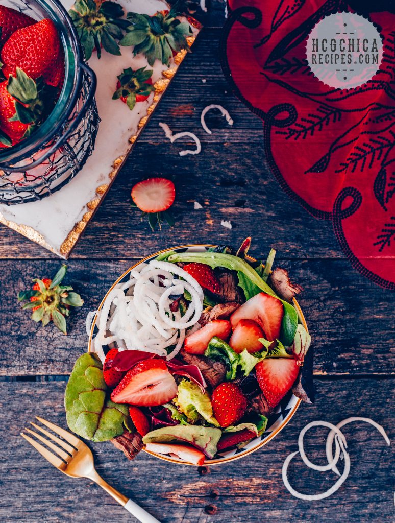 P2 hCG Diet Recipe - 212 calories: Bare Foods Italian Strawberry Steak Salad - hcgchicarecipes.com - protein + veggie + fruit meal