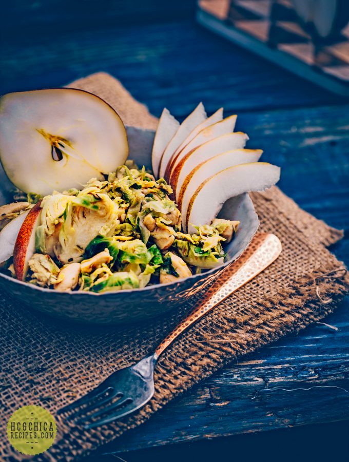 p2 hCG Diet Main Meal Recipe - 228 calories - Shaved Brussels Sprouts Chicken & Pear Salad - hcgchicarecipes.com - protein + veggie + fruit dish