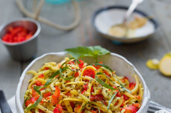 P2 hCG Diet Vegan Vegetarian Recipe - 57 calories: Shaved Squash Salad w/ Red Bell Pepper - hcgchicarecipes.com - veggie meal