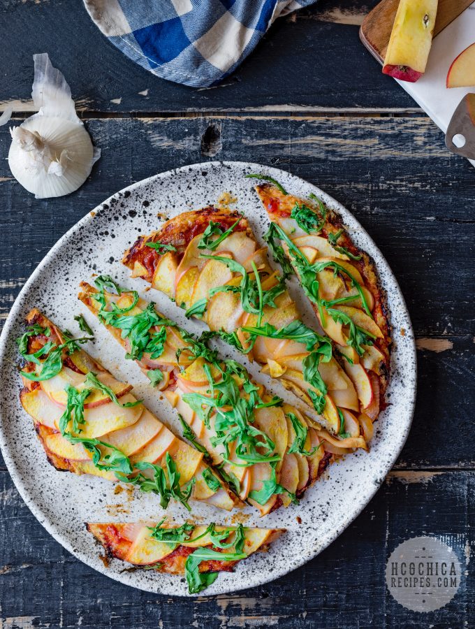 P2 hCG Diet Recipe: BBQ Chicken Apple Pizza - 211 calories - hcgchicarecipes.com - protein + veggie + 1/2 fruit meal