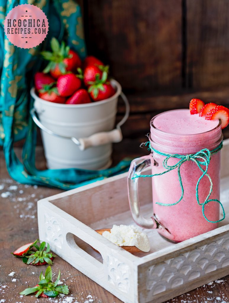 Phase 2 hCG Diet High-Protein Fruit Shake Recipe - 121 calories: Peppermint Strawberry Protein Smoothie - hcgchicarecipes.com - protein + 1/2 fruit meal
