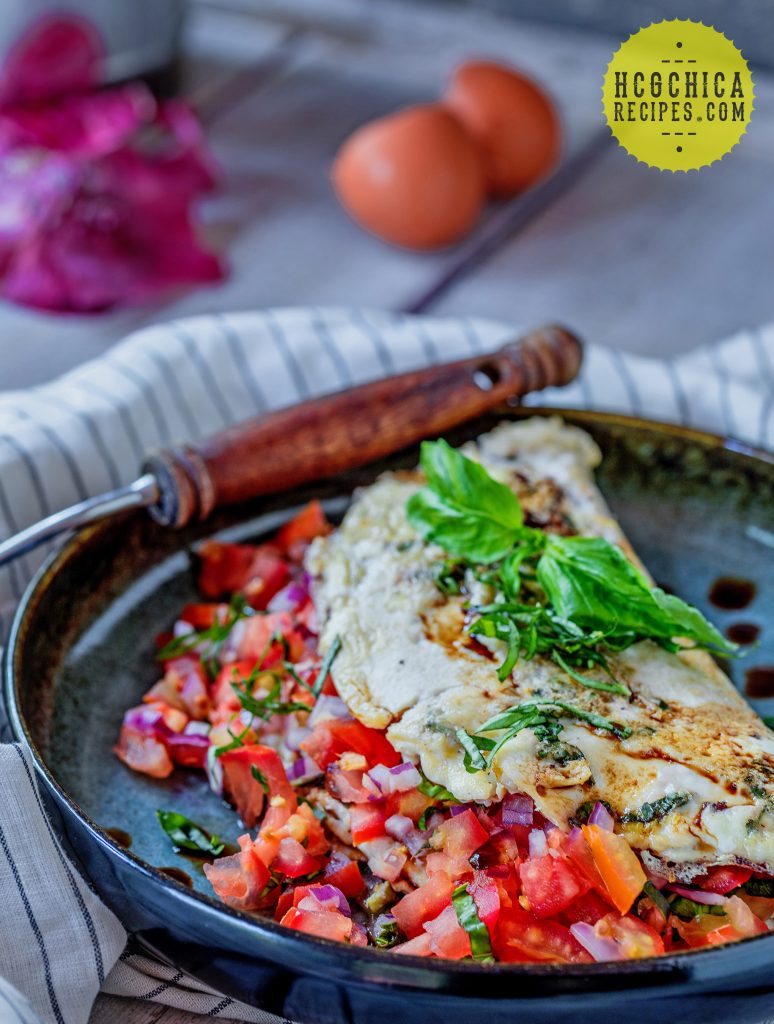 P2 hCG Diet Egg Recipe - 187 calories: Bruschetta Omelette - hcgchicarecipes.com - protein + veggie meal