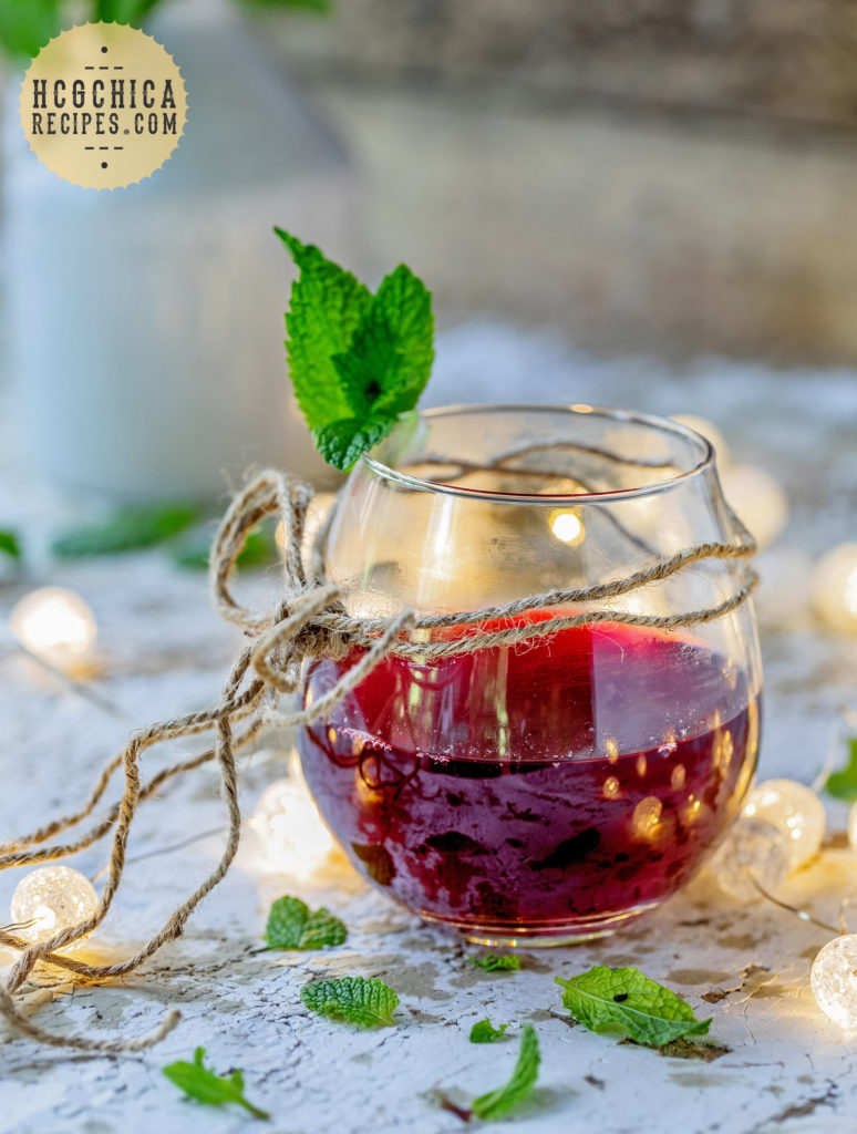 Phase 2 hCG Diet Fruit Beverage Recipe: 33-calorie Blackberry Mint Cider - hcgchicarecipes.com - 1/2 fruit drink